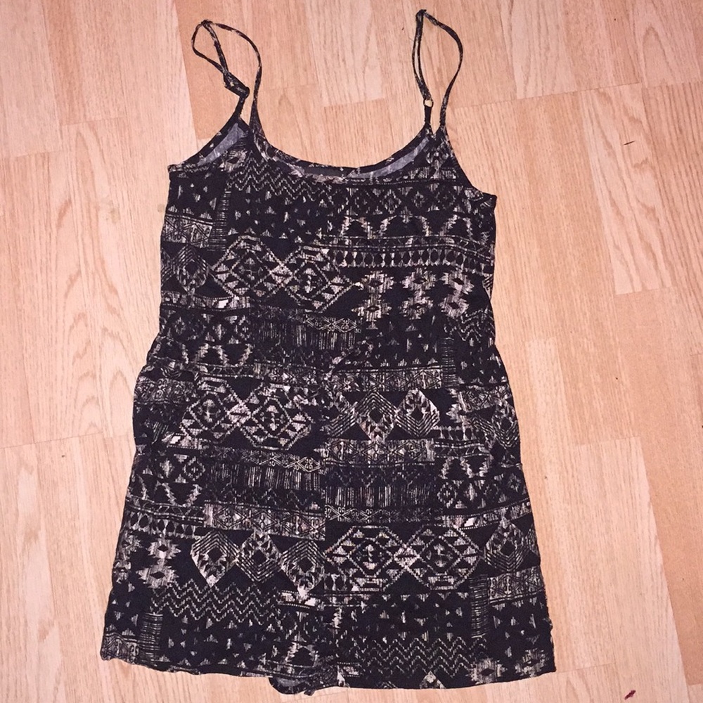 Black tribal print romper!! It has pockets!!